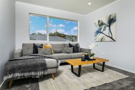 Photo of property in 16 Barrique Road, Kumeu, 0810