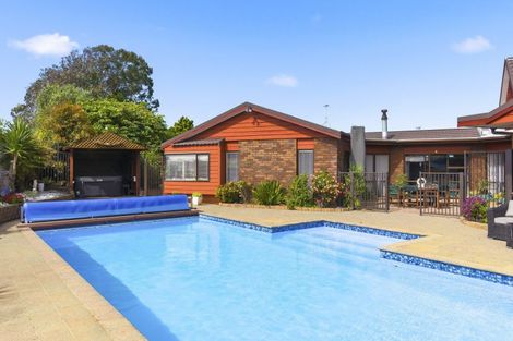 Photo of property in 11 Oakwood Grove, Paraparaumu Beach, Paraparaumu, 5032