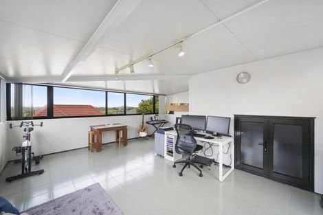 Photo of property in 19b Eske Place, Highland Park, Auckland, 2010
