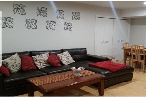 Photo of property in 1/2 Pitlochry Place, Highland Park, Auckland, 2010