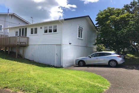 Photo of property in 1/2 East Coast Road, Milford, Auckland, 0620