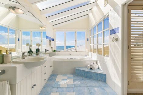 Photo of property in 9a Holiday Road, Milford, Auckland, 0620