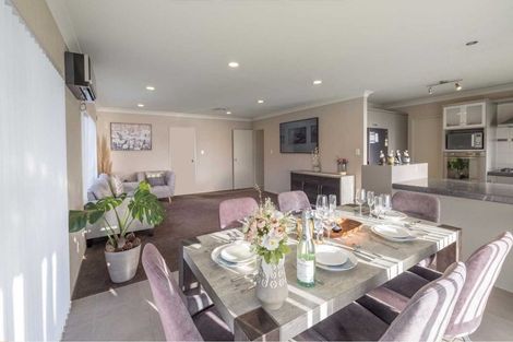 Photo of property in 53 Turnberry Drive, Wattle Downs, Auckland, 2103