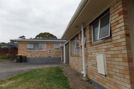Photo of property in 2/15 Ballater Place, Highland Park, Auckland, 2010