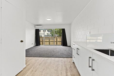 Photo of property in 2/89 Glenpark Avenue, Frankleigh Park, New Plymouth, 4310