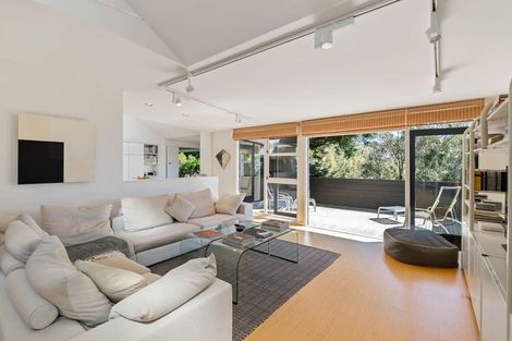 Photo of property in 85 Nicholson Road, Khandallah, Wellington, 6035