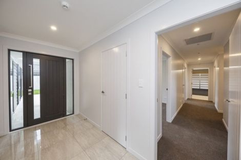 Photo of property in 5 Grand Oaks Drive, Awapuni, Palmerston North, 4412