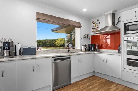 Photo of property in 27 Putiki Road, Edgecumbe, Whakatane, 3193