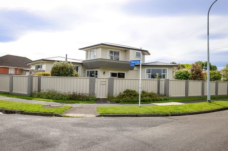 Photo of property in 9 Waterloo Crescent, Hokowhitu, Palmerston North, 4410