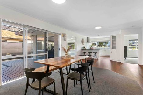 Photo of property in 21 Pacific View Road, Papamoa Beach, Papamoa, 3118