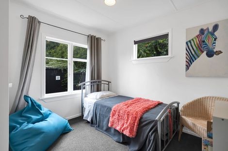 Photo of property in 120 Omata Road, Marfell, New Plymouth, 4310