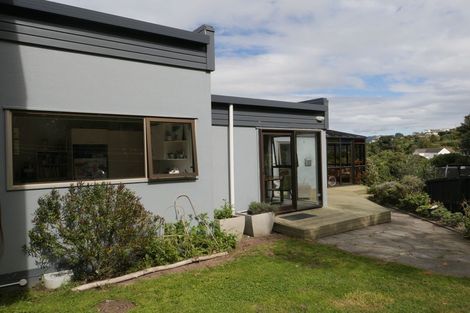 Photo of property in 31 Penryn Drive, Camborne, Porirua, 5026