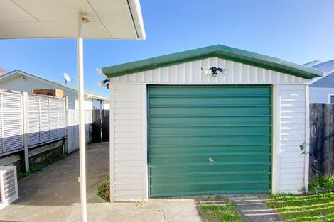 Photo of property in 28 Sturdee Road, Manurewa, Auckland, 2102
