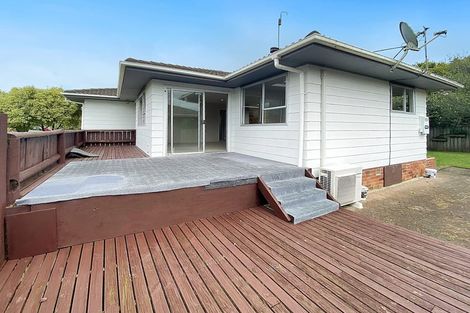 Photo of property in 28 Serwayne Place, Sunnyvale, Auckland, 0612