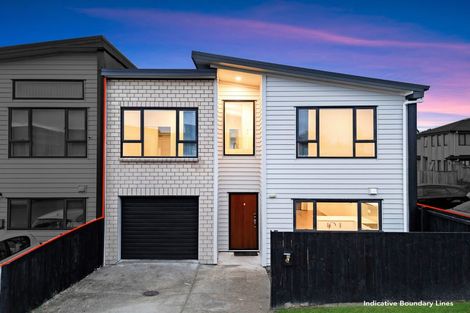Photo of property in 20 Millcroft Lane, Ranui, Auckland, 0612