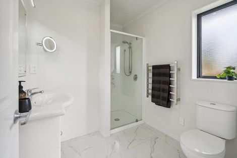 Photo of property in 41 King Charles Drive, Kingsley Heights, Upper Hutt, 5018