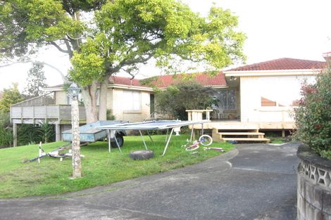 Photo of property in 73 Mellons Bay Road, Mellons Bay, Auckland, 2014