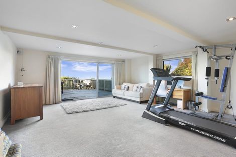 Photo of property in 535 Scenic Drive, Waiatarua, Auckland, 0612