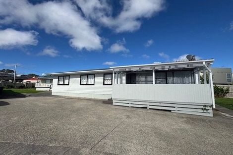 Photo of property in 21 Tranent Road, Mangere, Auckland, 2022