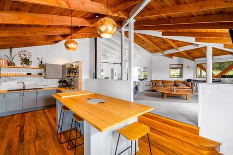 Photo of property in 77 Te Wahapu Road, Russell, 0272