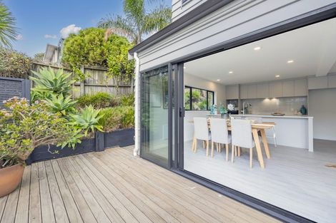 Photo of property in 7a Manuwai Road, Torbay, Auckland, 0630