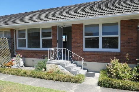 Photo of property in 2/34 Pupuke Road, Takapuna, Auckland, 0622