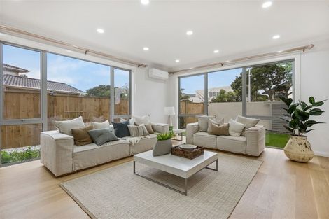 Photo of property in 11 Gulf Crest, Bucklands Beach, Auckland, 2012