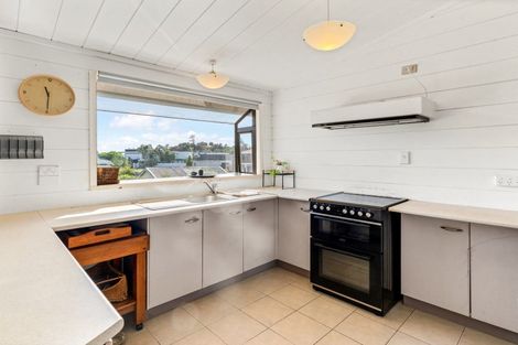 Photo of property in 3 Hattaway Avenue, Bucklands Beach, Auckland, 2012