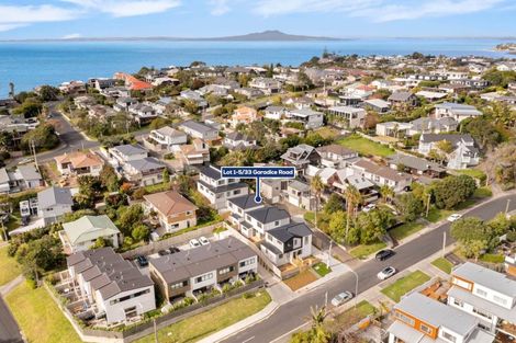 Photo of property in 33d Garadice Road, Rothesay Bay, Auckland, 0630