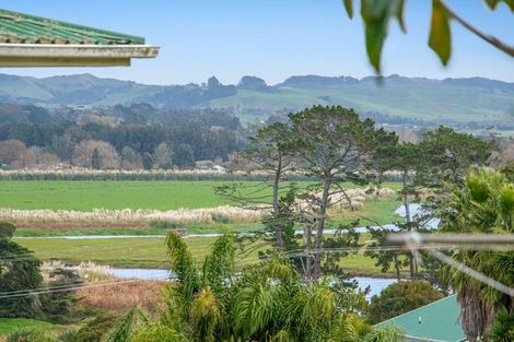 Photo of property in 9 Hand Road, Helensville, 0800