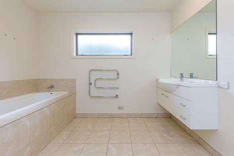 Photo of property in 21 Carol Lee Place, Albany Heights, Auckland, 0632