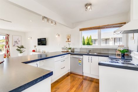 Photo of property in 21 Fairmont Place, Hornby, Christchurch, 8042