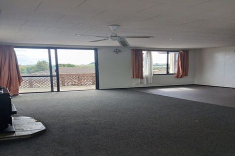 Photo of property in 15 Kopara Place, Clendon Park, Auckland, 2103