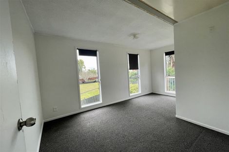 Photo of property in 18 Pankhurst Place, Sunnyvale, Auckland, 0612