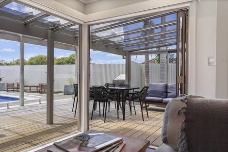 Photo of property in 6 Commodore Court, Gulf Harbour, Whangaparaoa, 0930