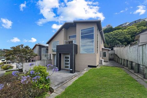Photo of property in 27a Waverton Terrace, Churton Park, Wellington, 6037