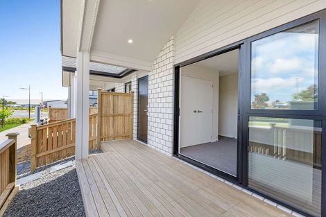 Photo of property in 6 Rorotu Avenue, Karaka, Papakura, 2113
