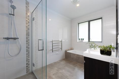 Photo of property in 4 School Road, Riverhead, 0820