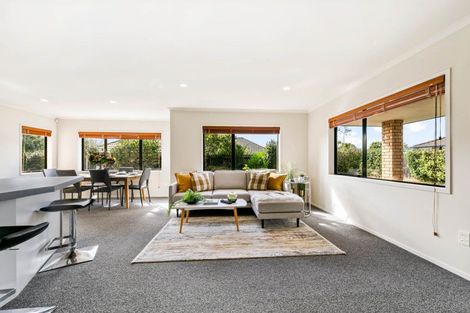 Photo of property in 35 Greig Place, Pukekohe, 2120