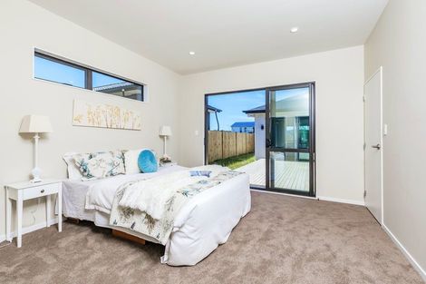 Photo of property in 4 Konoba Avenue, Kumeu, 0810