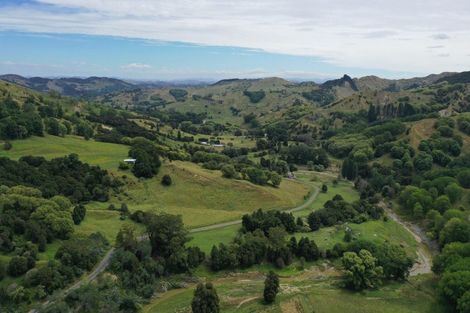 Photo of property in 1084 Kanakanaia Road, Whatatutu, Te Karaka, 4091