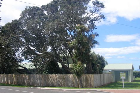 Photo of property in 28 Leo Street, Waihi Beach, 3611