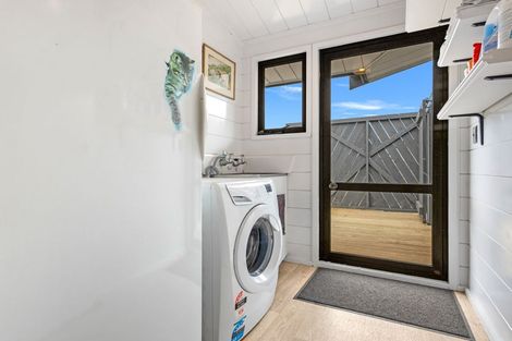 Photo of property in 9 Leeton Drive, Waipukurau, 4200