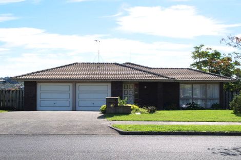 Photo of property in 2/15 Summermist Drive, Northpark, Auckland, 2013