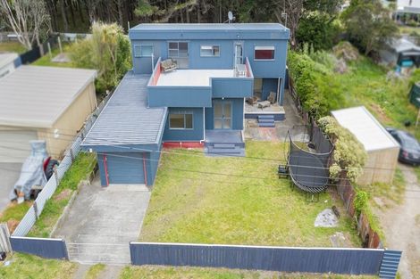 Photo of property in 32 Himatangi Street, Himatangi Beach, Foxton, 4891