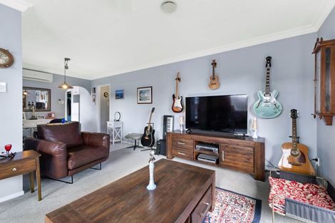 Photo of property in 2/14 Burns Street, Westown, New Plymouth, 4310