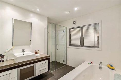 Photo of property in 26a Melanesia Road, Kohimarama, Auckland, 1071