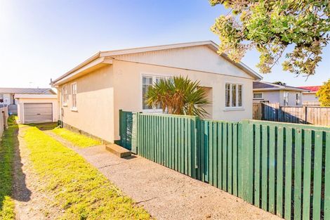 Photo of property in 144 Puriri Street, Castlecliff, Whanganui, 4501