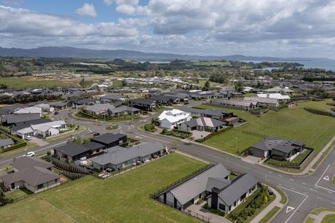 Photo of property in 32 Ridge Drive, Omokoroa, 3114
