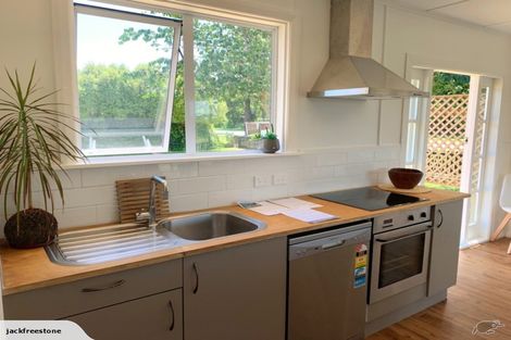 Photo of property in 69 Collingwood Street, Eltham, 4322